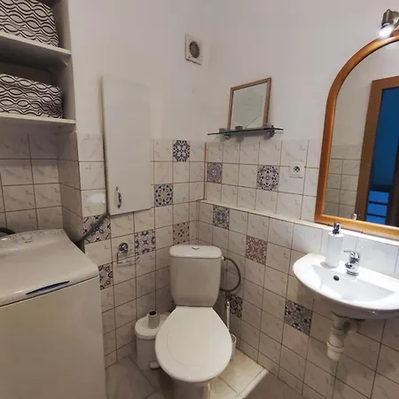 Your 7 With Parking דירה