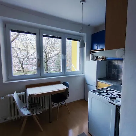 Your 7 With Parking Apartment *